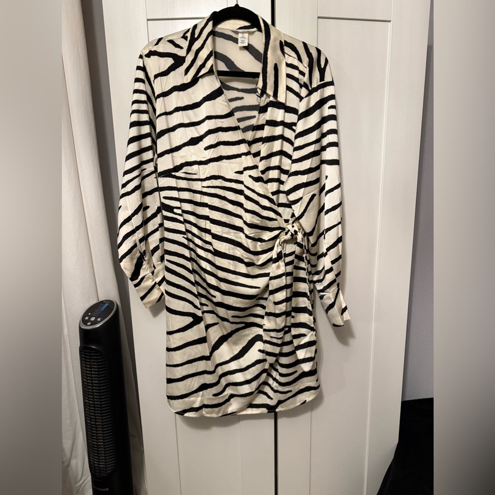 Women's Black & White Zebra Print Wrap Dress